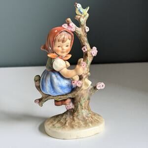 "Apple Tree Girl" With Blue Bird Goebel Hummel Figurine TMK-3 #141 in box T3